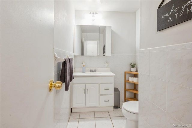 570 Sierra Vista Lane 570, Valley Cottage, NY 10989