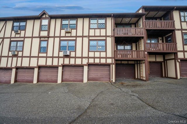 570 Sierra Vista Lane 570, Valley Cottage, NY 10989