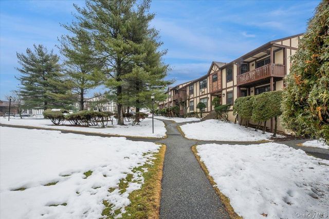 570 Sierra Vista Lane 570, Valley Cottage, NY 10989