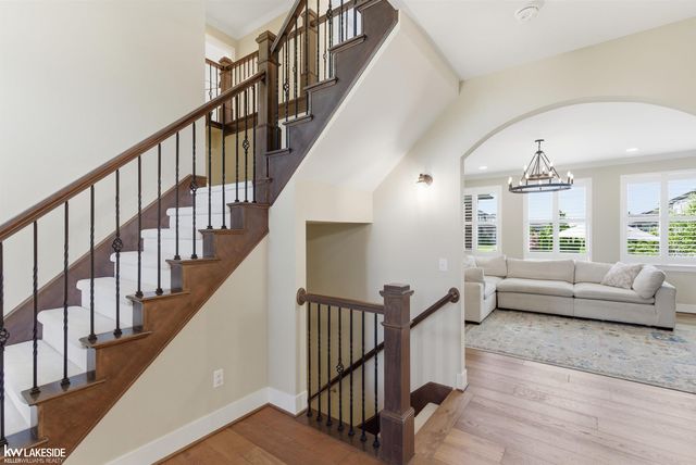 17206 Crittenden Drive, Macomb, MI 48044