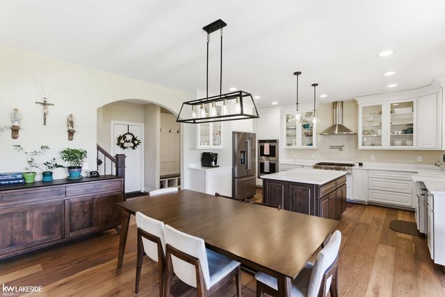 17206 Crittenden Drive, Macomb, MI 48044