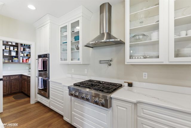 17206 Crittenden Drive, Macomb, MI 48044