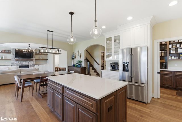 17206 Crittenden Drive, Macomb, MI 48044