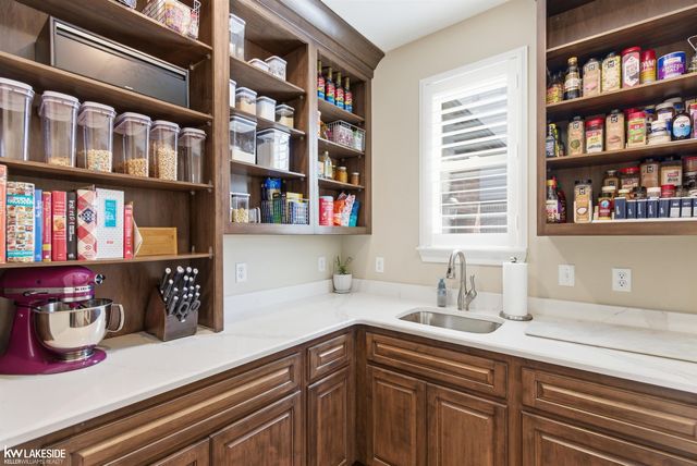 17206 Crittenden Drive, Macomb, MI 48044