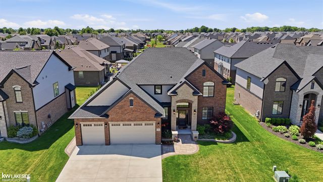 17206 Crittenden Drive, Macomb, MI 48044