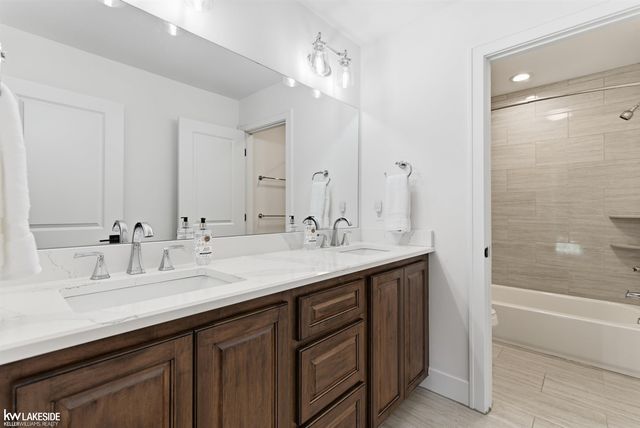 17206 Crittenden Drive, Macomb, MI 48044