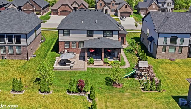 17206 Crittenden Drive, Macomb, MI 48044