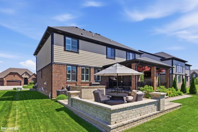 17206 Crittenden Drive, Macomb, MI 48044