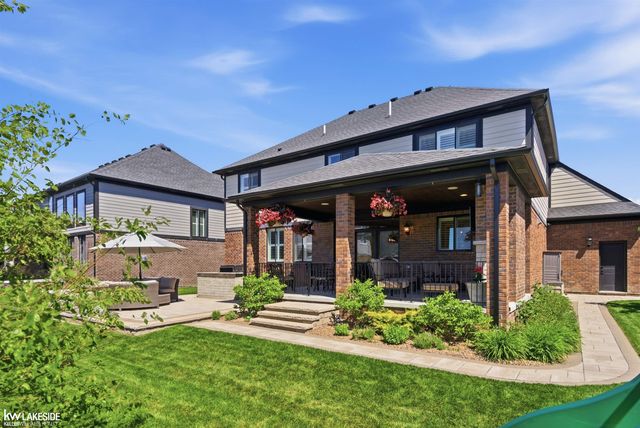 17206 Crittenden Drive, Macomb, MI 48044