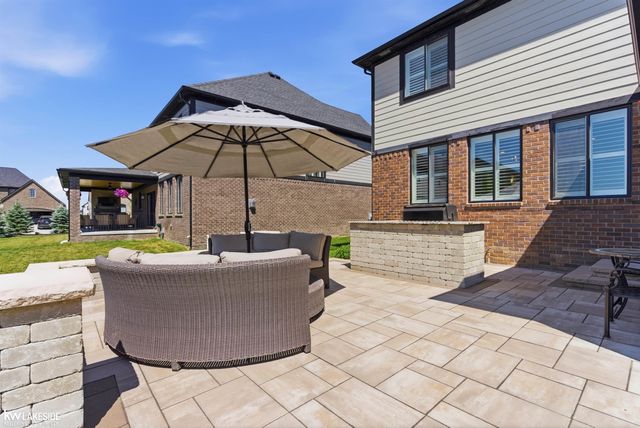 17206 Crittenden Drive, Macomb, MI 48044