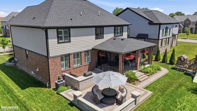 17206 Crittenden Drive, Macomb, MI 48044