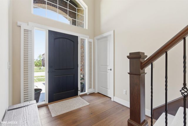 17206 Crittenden Drive, Macomb, MI 48044