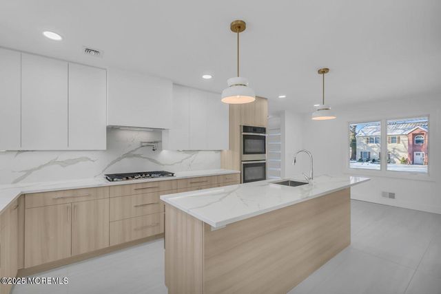 1 Robin Drive, Oakhurst, NJ 07755