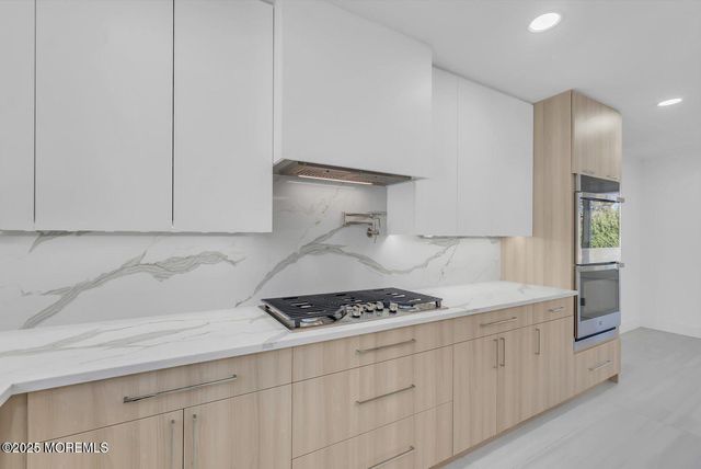 1 Robin Drive, Oakhurst, NJ 07755