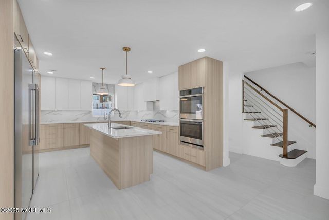 1 Robin Drive, Oakhurst, NJ 07755