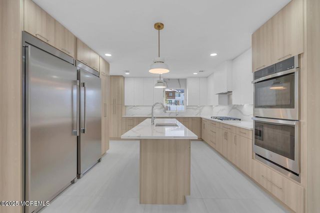 1 Robin Drive, Oakhurst, NJ 07755