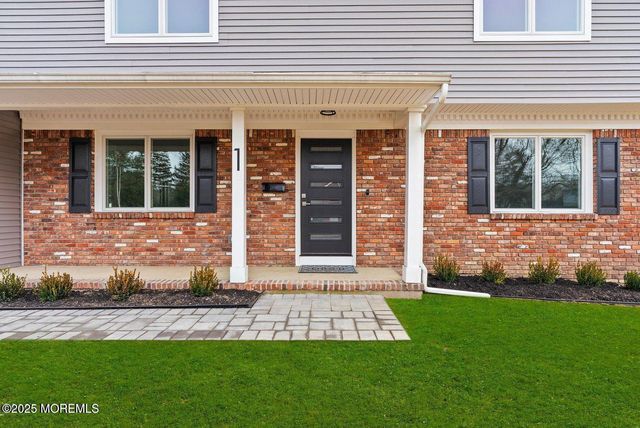 1 Robin Drive, Oakhurst, NJ 07755