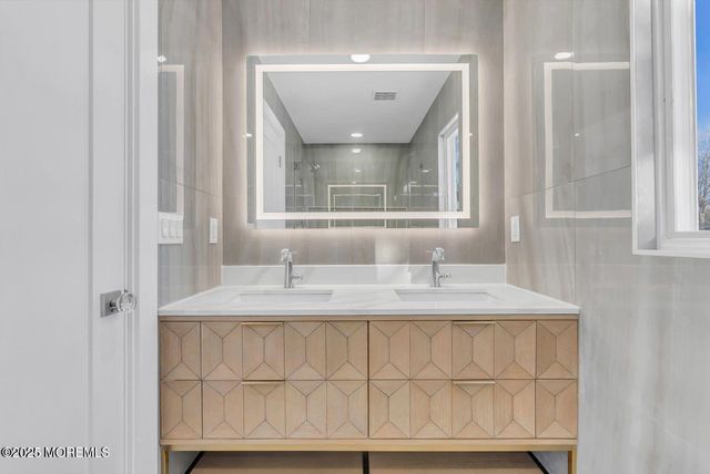 1 Robin Drive, Oakhurst, NJ 07755