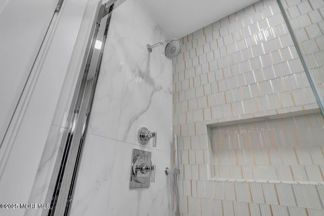 1 Robin Drive, Oakhurst, NJ 07755