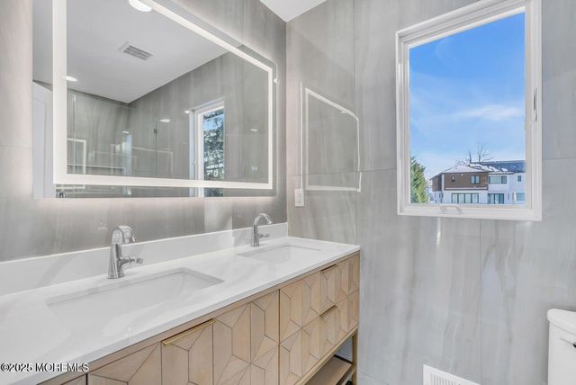 1 Robin Drive, Oakhurst, NJ 07755