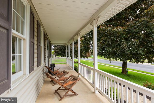 26 APRICOT AVE, Leola, PA 17540