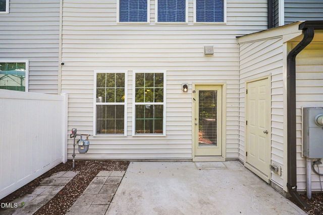 270 E Porthaven Way, Clayton, NC 27527