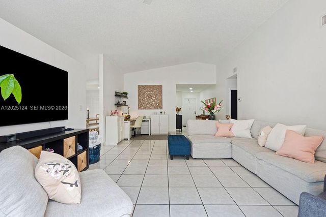 19080 NW 77th Ct, Hialeah, FL 33015
