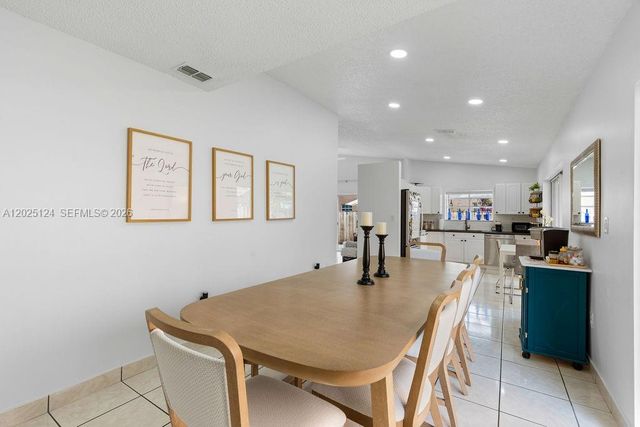 19080 NW 77th Ct, Hialeah, FL 33015