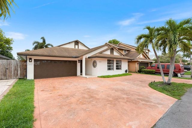 19080 NW 77th Ct, Hialeah, FL 33015