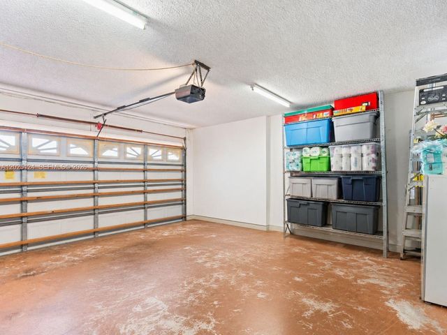 19080 NW 77th Ct, Hialeah, FL 33015