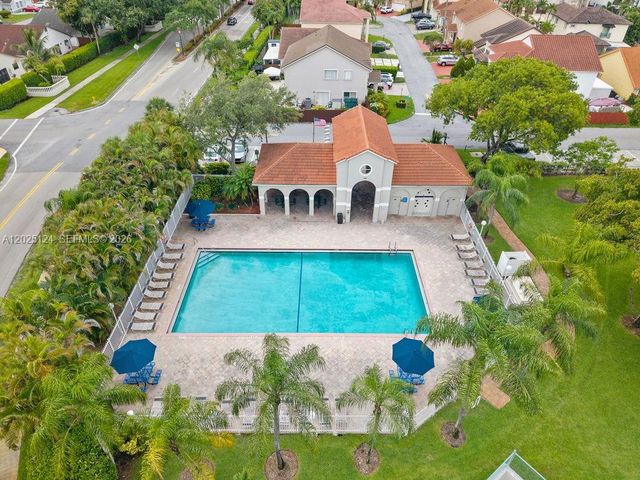 19080 NW 77th Ct, Hialeah, FL 33015