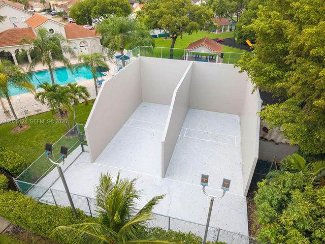 19080 NW 77th Ct, Hialeah, FL 33015