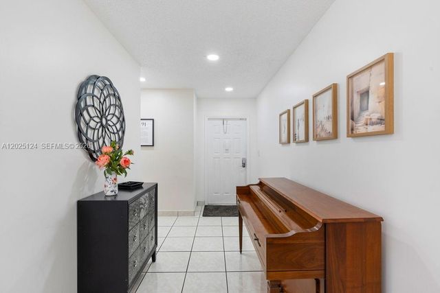 19080 NW 77th Ct, Hialeah, FL 33015