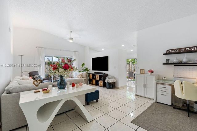 19080 NW 77th Ct, Hialeah, FL 33015