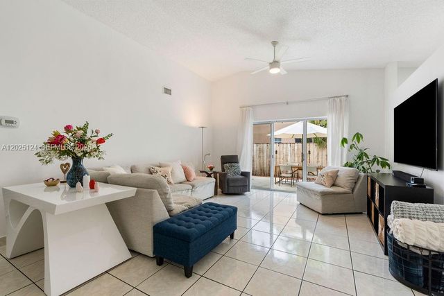 19080 NW 77th Ct, Hialeah, FL 33015