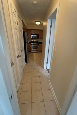 317 Wisconsin Avenue 1C, Oak Park, IL 60302