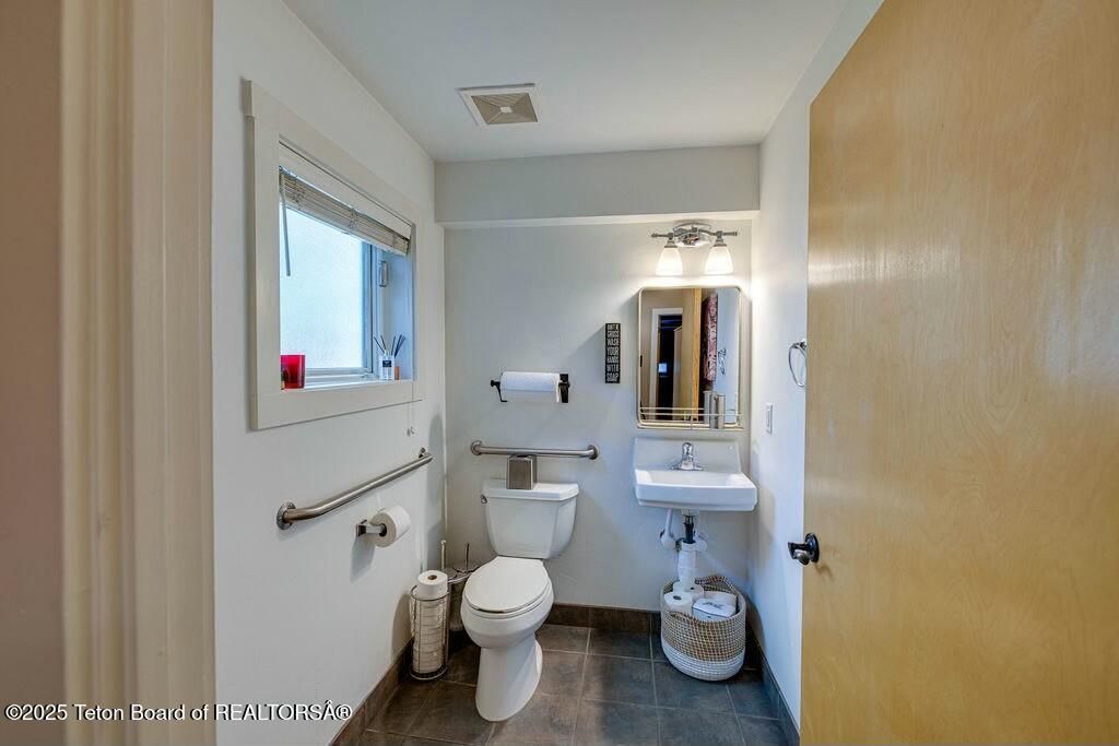 175 S KING Street, Jackson, WY 83001 photo 24