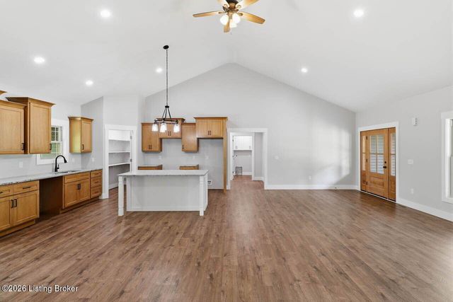 2114 Sportsman Lake Rd, Elizabethtown, KY 42701