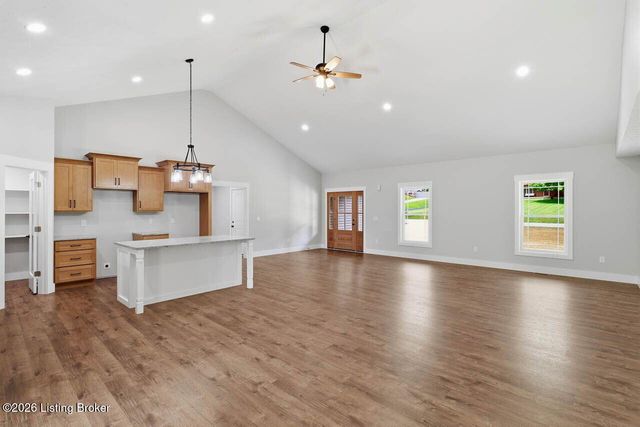 2114 Sportsman Lake Rd, Elizabethtown, KY 42701