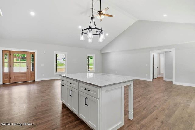 2114 Sportsman Lake Rd, Elizabethtown, KY 42701