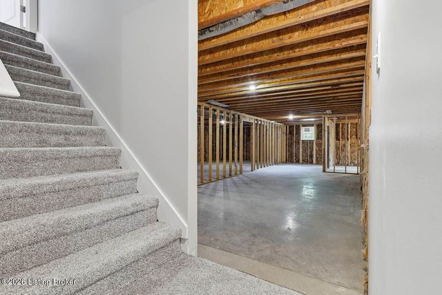 2114 Sportsman Lake Rd, Elizabethtown, KY 42701