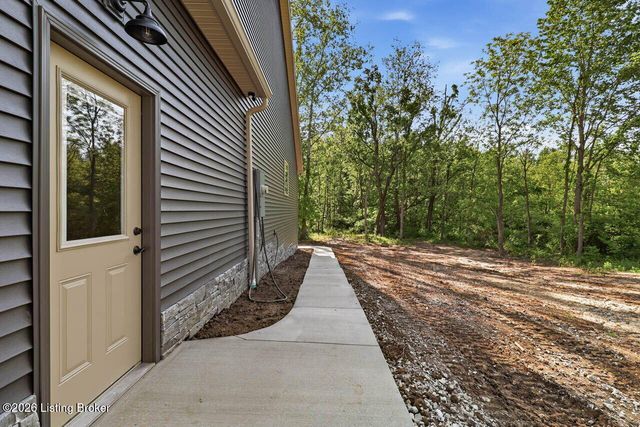 2114 Sportsman Lake Rd, Elizabethtown, KY 42701