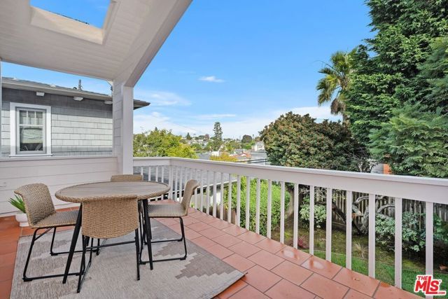 2200 N Poinsettia Avenue, Manhattan Beach, CA 90266