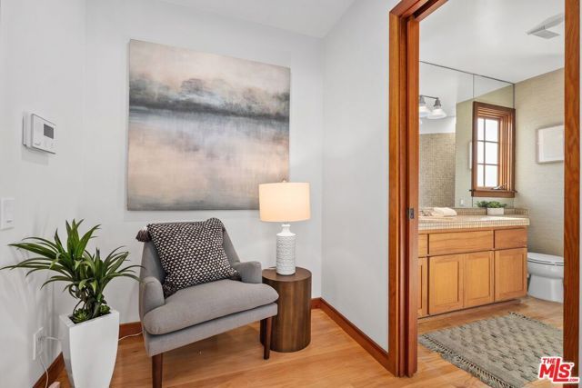 2200 N Poinsettia Avenue, Manhattan Beach, CA 90266