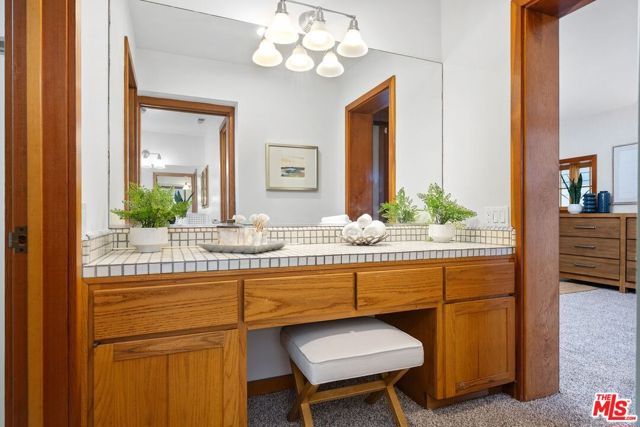 2200 N Poinsettia Avenue, Manhattan Beach, CA 90266