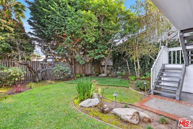 2200 N Poinsettia Avenue, Manhattan Beach, CA 90266