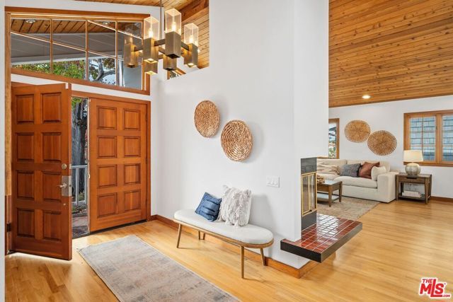 2200 N Poinsettia Avenue, Manhattan Beach, CA 90266