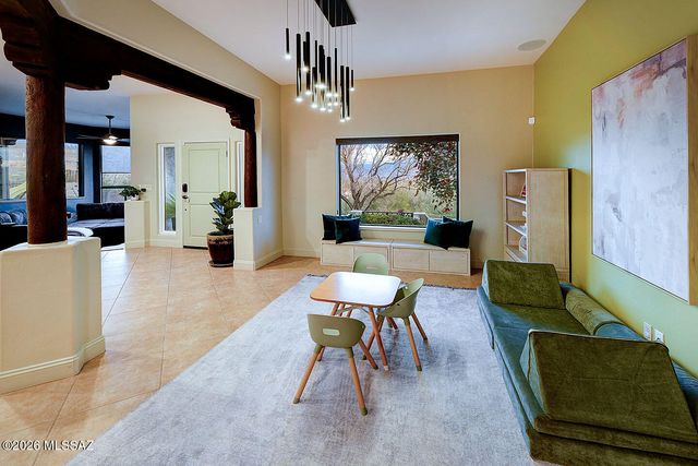 6261 E Calle De Mirar, Tucson, AZ 85750