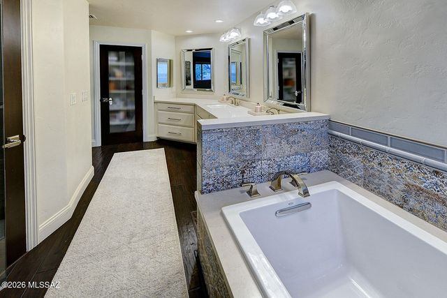 6261 E Calle De Mirar, Tucson, AZ 85750