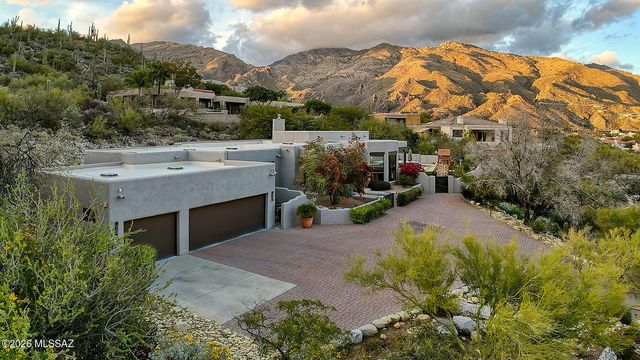 6261 E Calle De Mirar, Tucson, AZ 85750